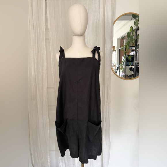 Black Linen Romper with Pockets - Picture 6 of 7